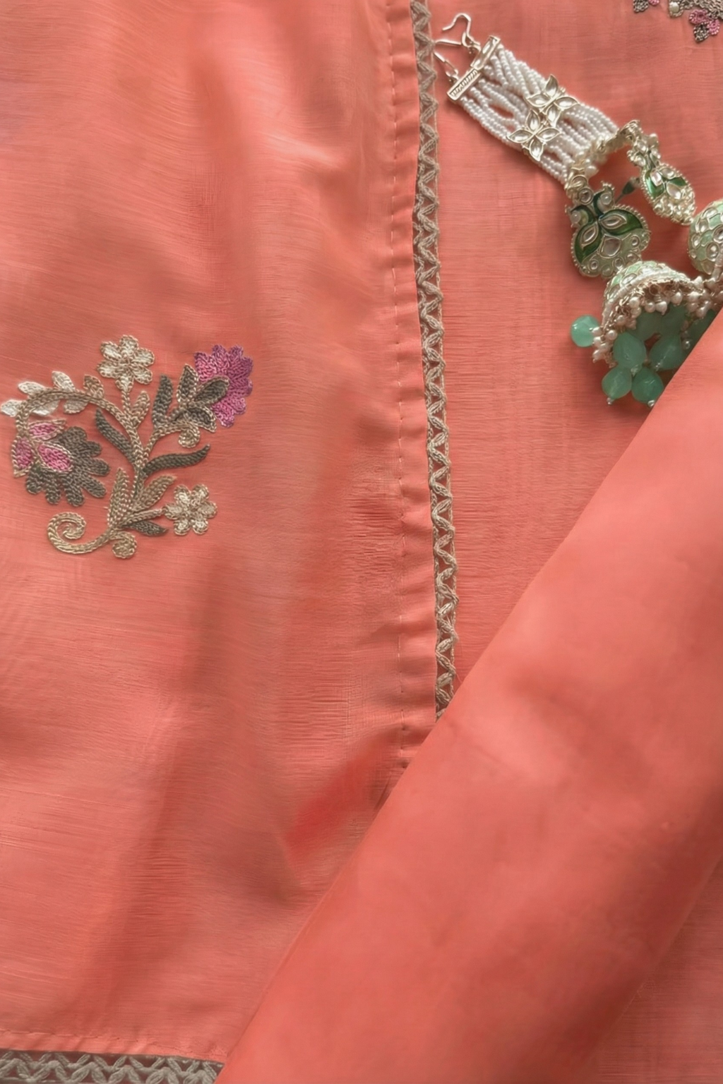 3 Pc Unstitched Suit - Mul Peach Kashmiri Embroidery Kurta with Beads , Embroidered Dupatta and Bottom