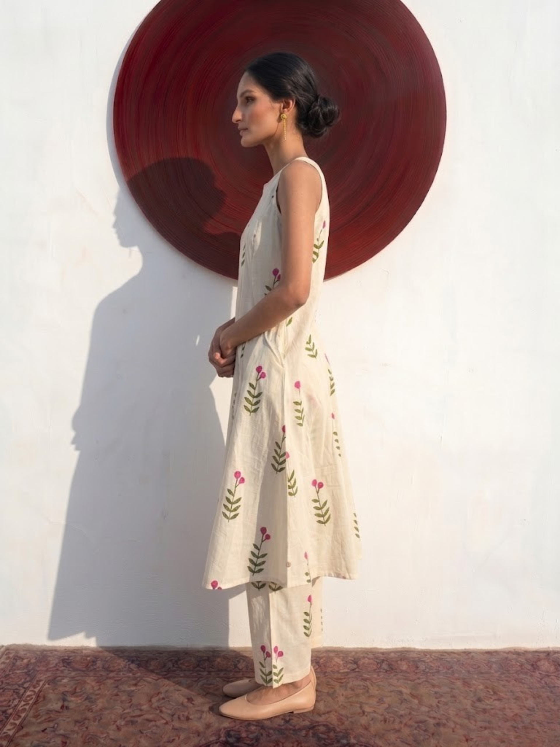 2 pc SET - Floral White Printed Cotton Cambric Sleeveless Kurta and Pant