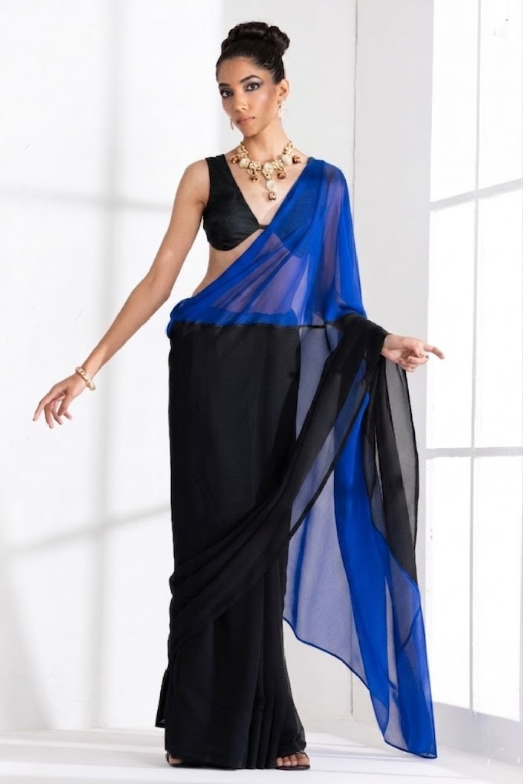 Black and Blue Georgette Triangle Saree with Blouse Fabric