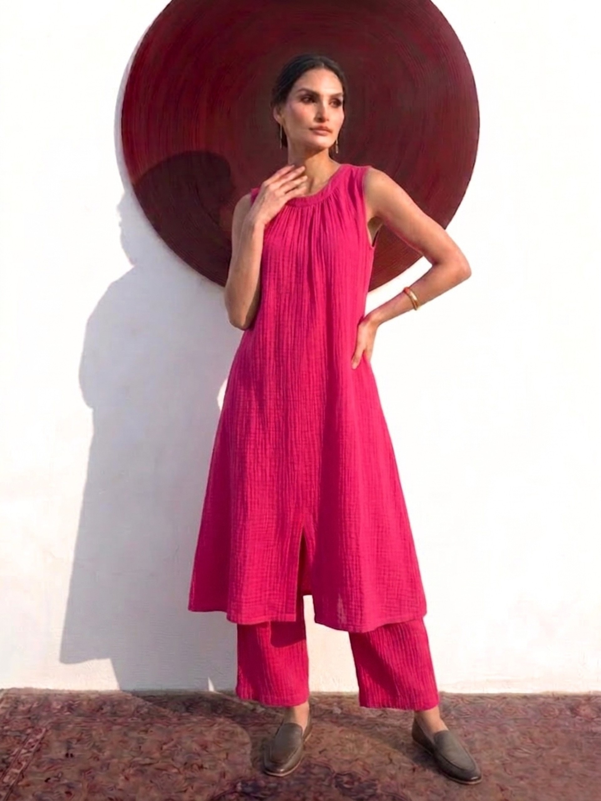 Swtantra Fuschia Easy Addictive Travel Airflow Sleeveless Kurta and Pant Set
