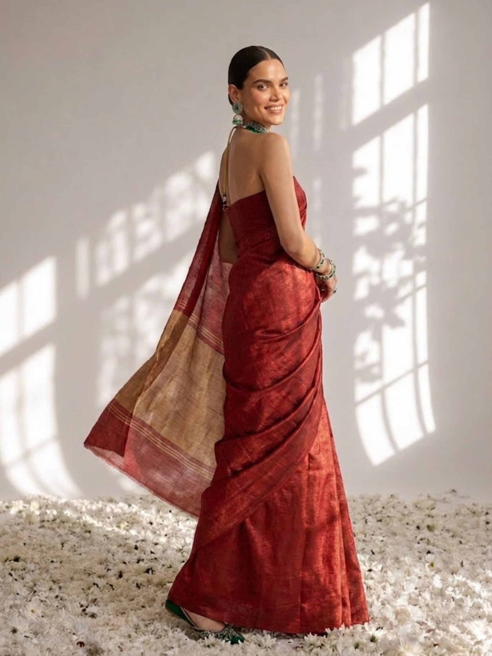 Gajji Red Silk Saree with Zari Pallu with Blouse Fabric
