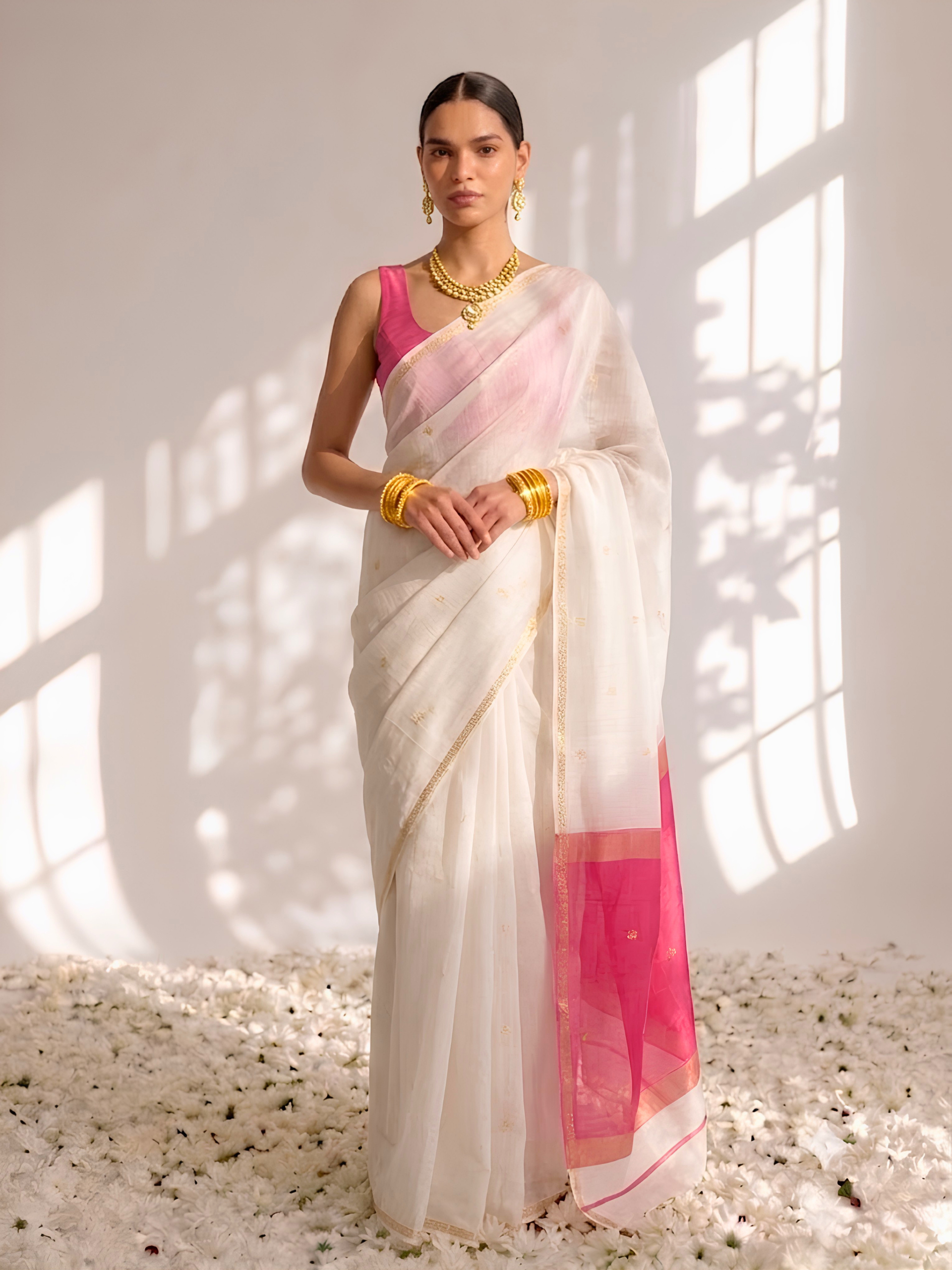 White and Pink Maheshwari Silk Cotton Saree with Self Blouse Fabric