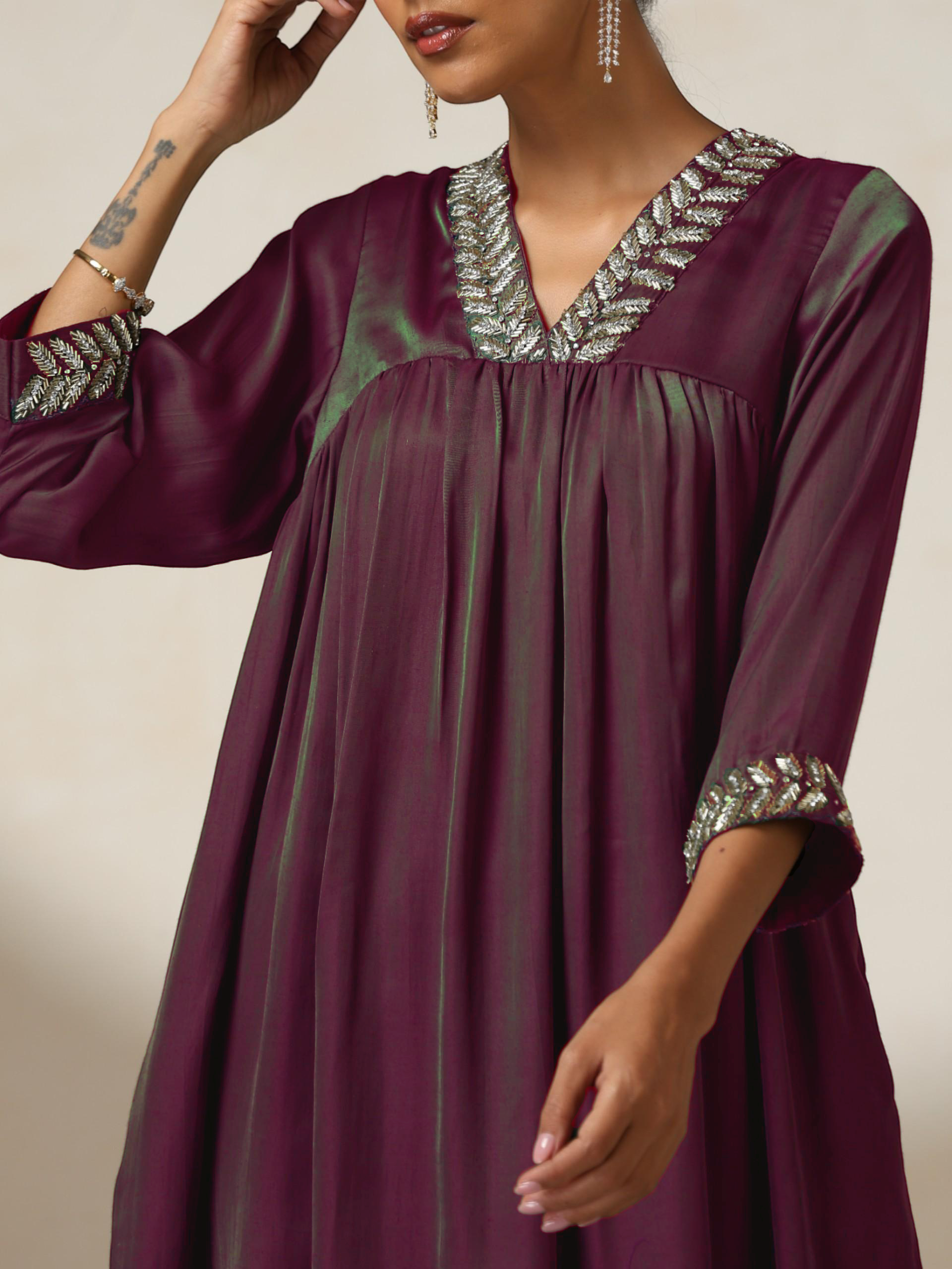 Women's Purple and Green Dual Shade Viscose Satin Kurta with Hand Embroidery on Neck and Sleeve 2 Piece Set | Straight Fit, V Neck, 3/4 Sleeves, Pants, Festive Wear, (Viscose Satin)