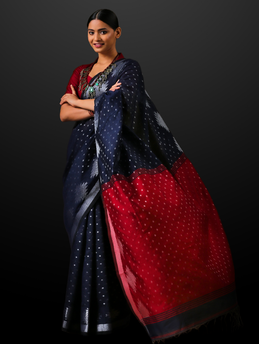 Blue & Red Handloom Saree with Blouse Fabric