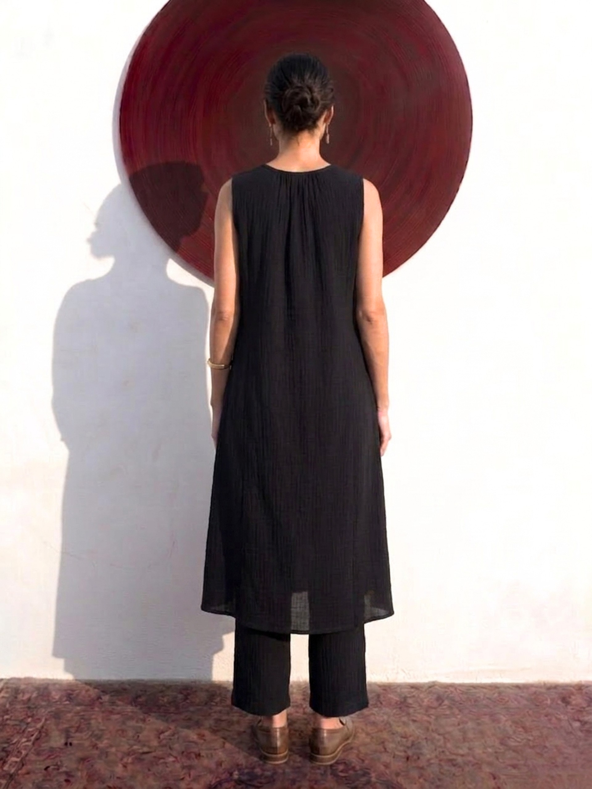 Swtantra Black Easy Addictive Travel Airflow Sleeveless Kurta and Pant Set