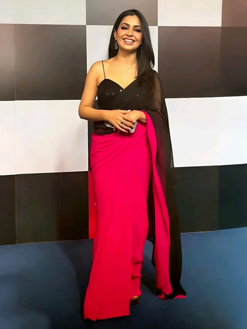 Fuchsia & Black Triangle Georgette Saree with Posh Black Blouse Fabric