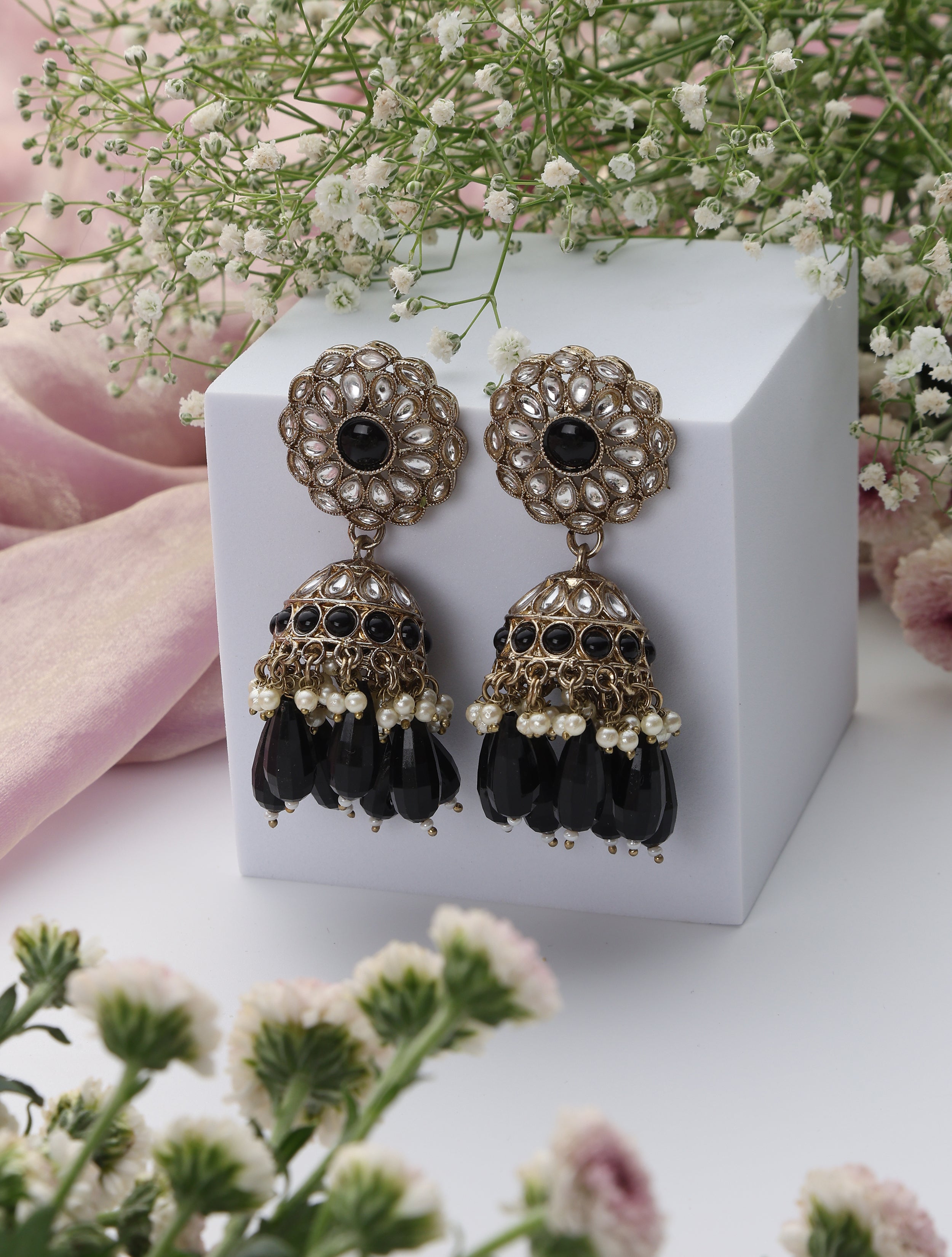 Kundan Black Jhumka Earring