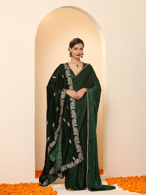 Green Posh Velvety Saree with Lace and Blouse Fabric