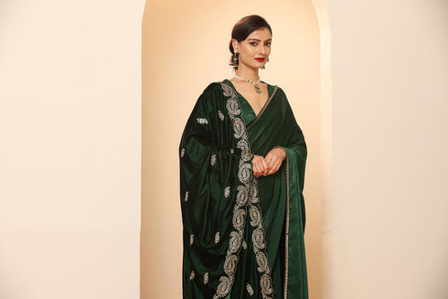 Green Posh Velvety Saree with Lace and Blouse Fabric