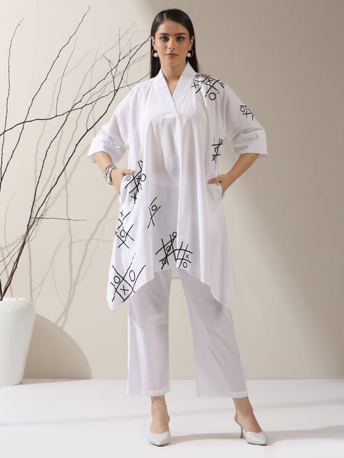 2-Piece White Kurta Set for Women – Japanese Embroidered Noughts & Crosses Design with Matching Pants