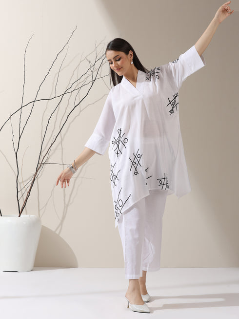 2-Piece White Kurta Set for Women – Japanese Embroidered Noughts & Crosses Design with Matching Pants