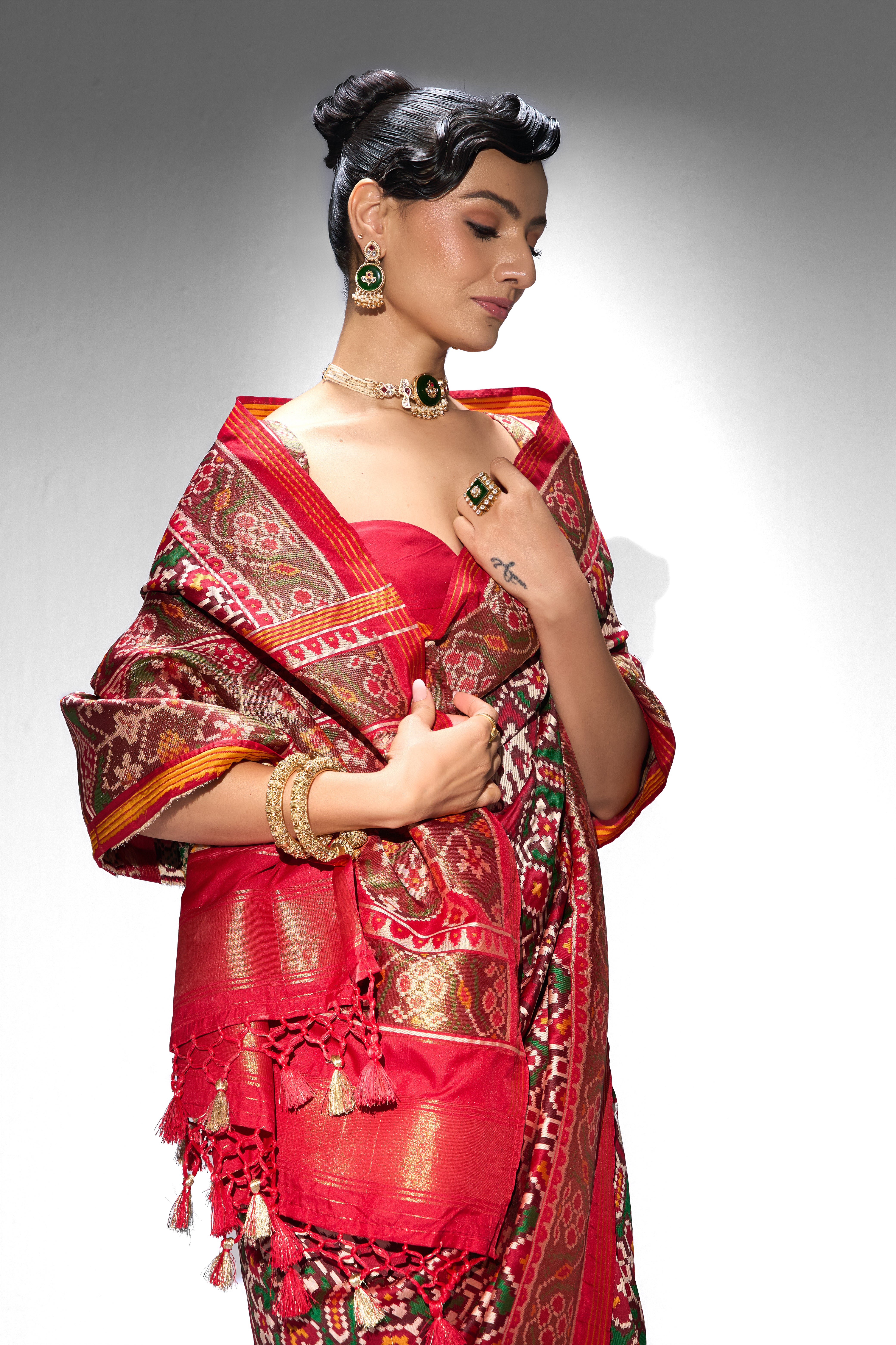 Patola Silk Woven Saree with Blouse Fabric