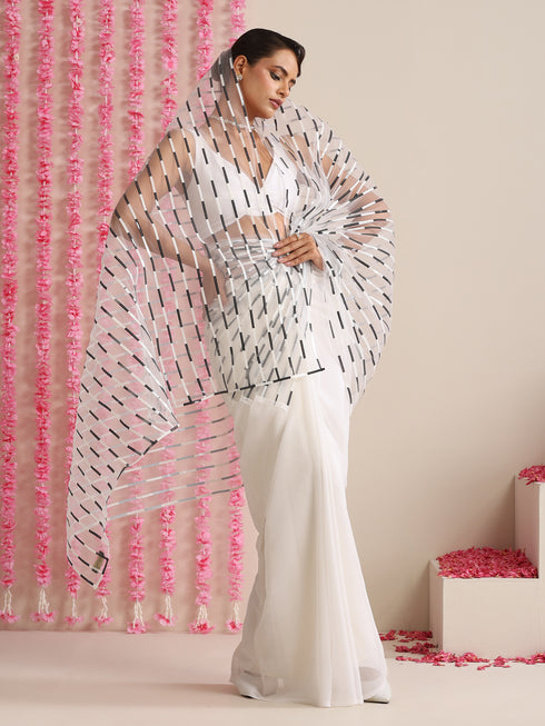 White and Dual Black White Impression Georgette Saree with Blouse Fabric