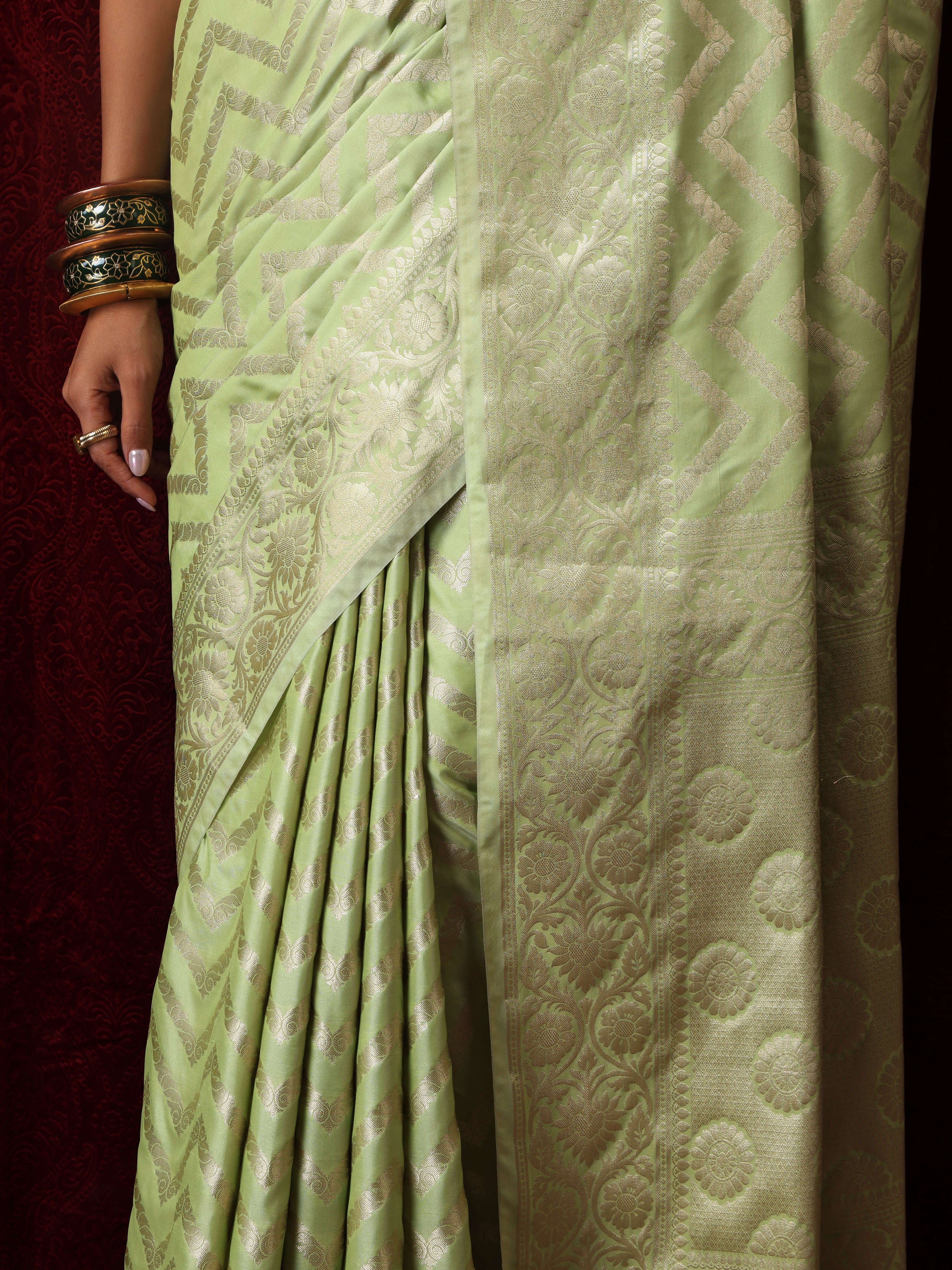 Pure Silk Green Chevron Saree with Blouse Fabric