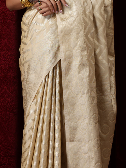 Pure Silk Cream Chevron Saree with Blouse Fabric
