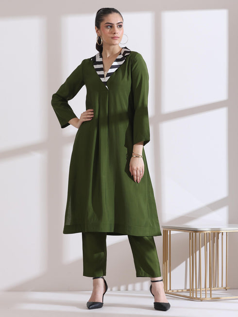 Women's Mehndi Green Kurta with Striped Gold Point Collar 1 Piece | Straight Fit, Collar Neck, 3/4 Sleeves, Work Wear, (AirSkin Cotton Silk Blend)