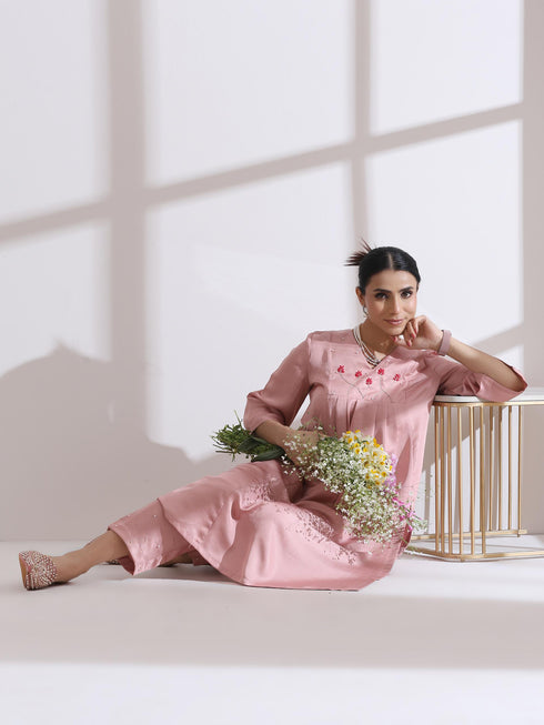 Women's Light Pink Kurta with Flower and Pearls Detailing with Pants 2 Piece Set | A-Line, V Neck, 3/4 Sleeves, Work Wear, Casual (Lux Fabric)