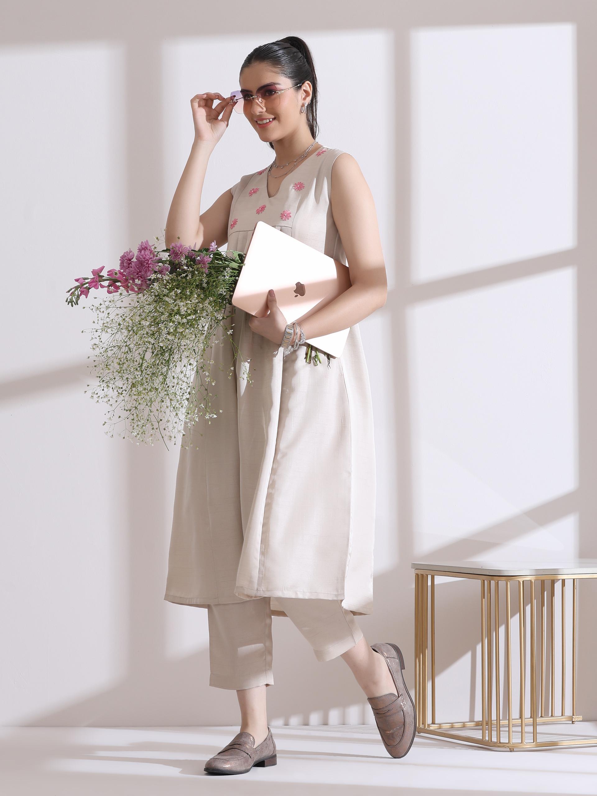 Women's Fawn and Pink Hand Stitched Slit Kurta with Pants 2 Piece Set | Straight Fit, V Neck, Sleeveless, Festive Wear, (Lux Fabric)