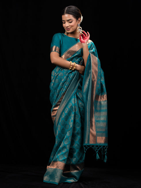Vishesh Firoza Saree with Blouse Fabric