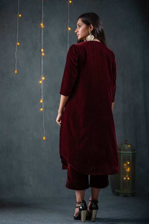 Women's Burgundy Velvet Kurta with Mirror Lace and Pants 2 Piece Set | Straight Fit, V Neck, 3/4 Sleeves, Pants, Festive Wear, (Velvet)