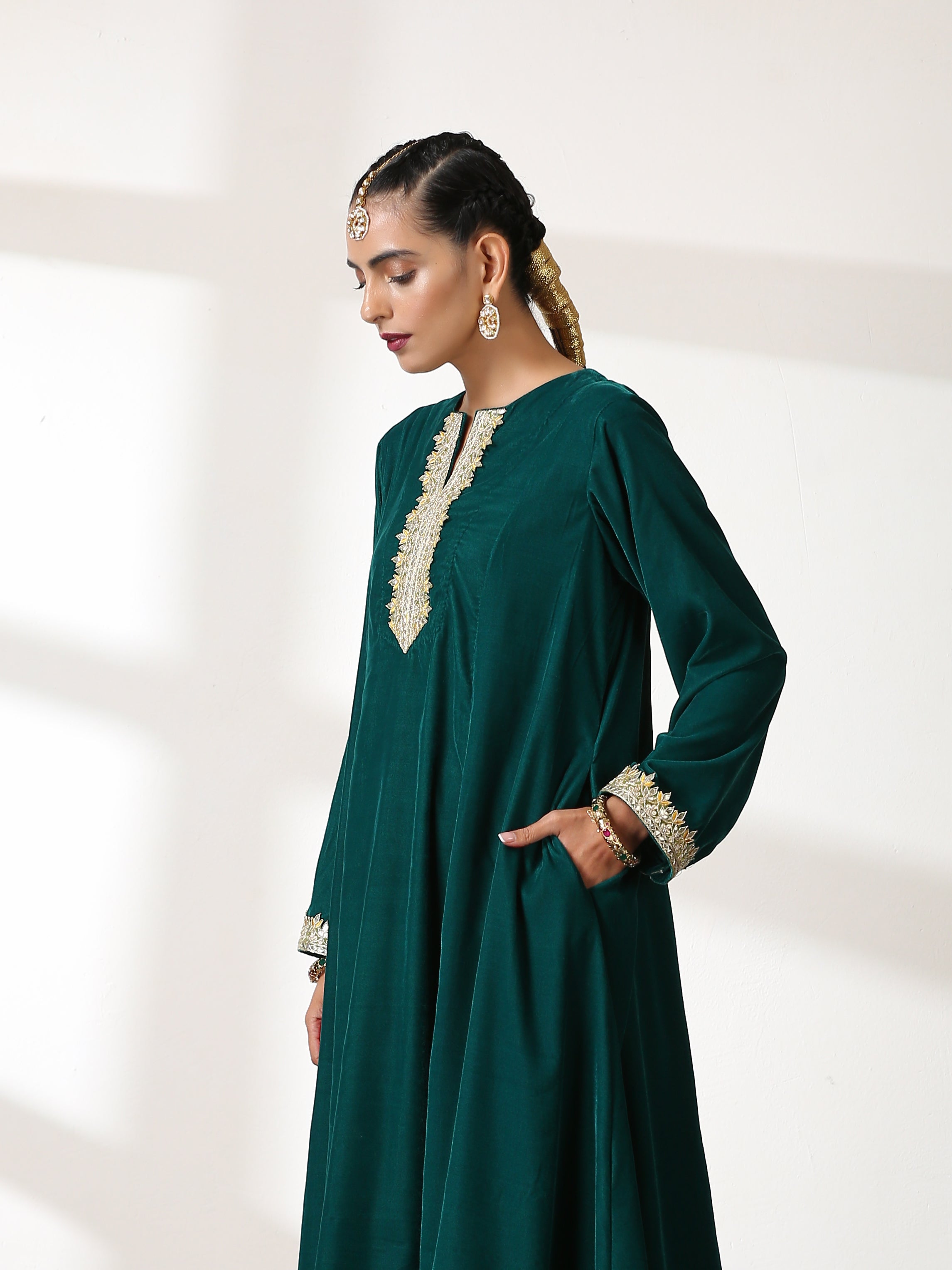 Women's Emerald Velvet Co-ordinate Top Set with Bottom and Gota Lace 2 Piece Set | Straight Fit, Round Neck, Sleeves, Pants, Festive Wear, (Velvet)