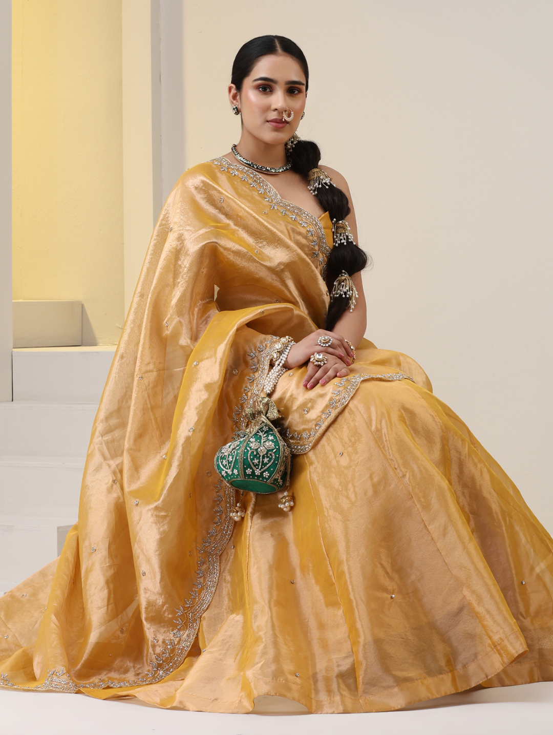 Guide to Look Graceful and Elegant at a Wedding