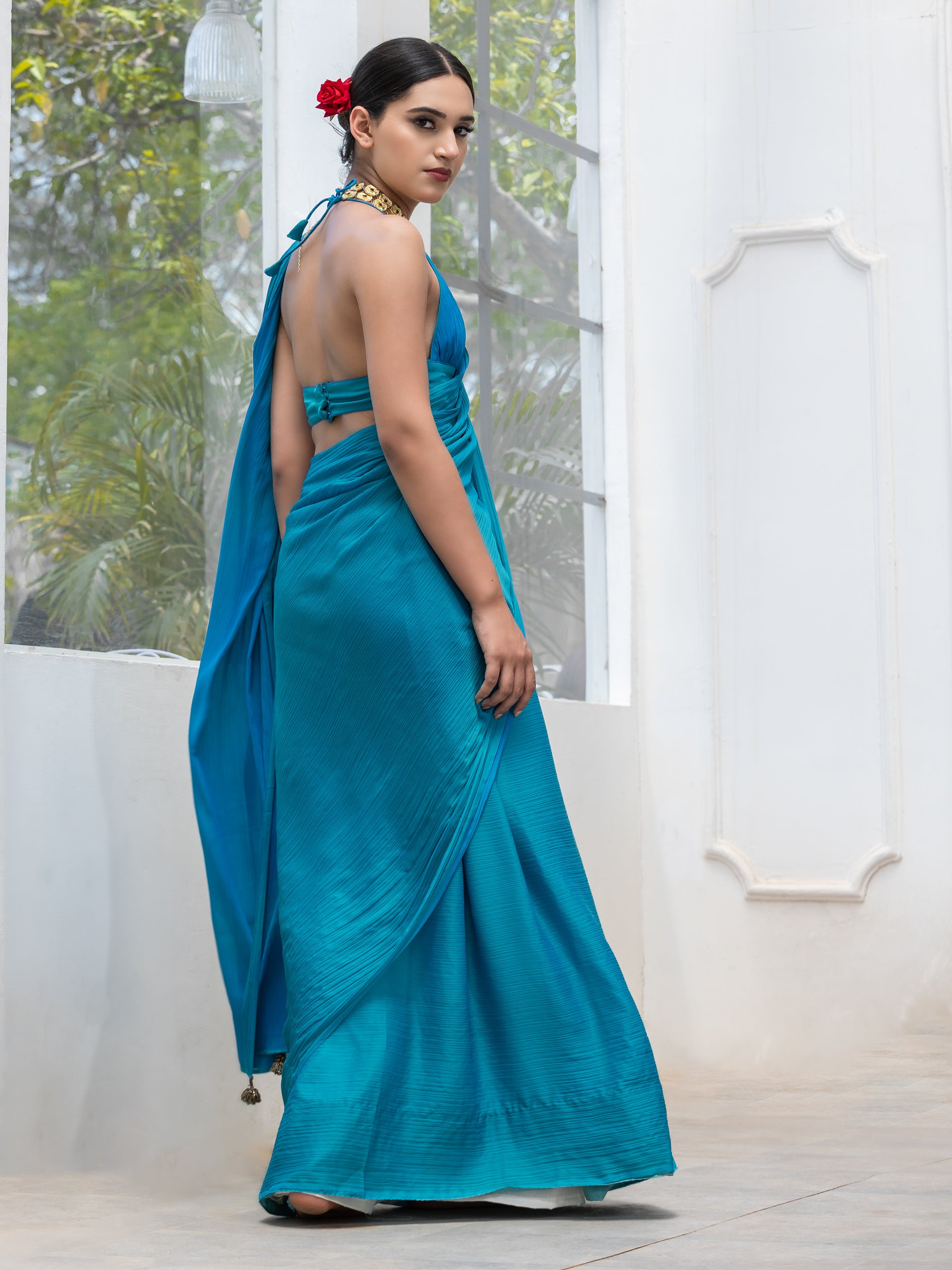 Ocean blue and green dual shade chiffon saree with blouse fabric — view 4