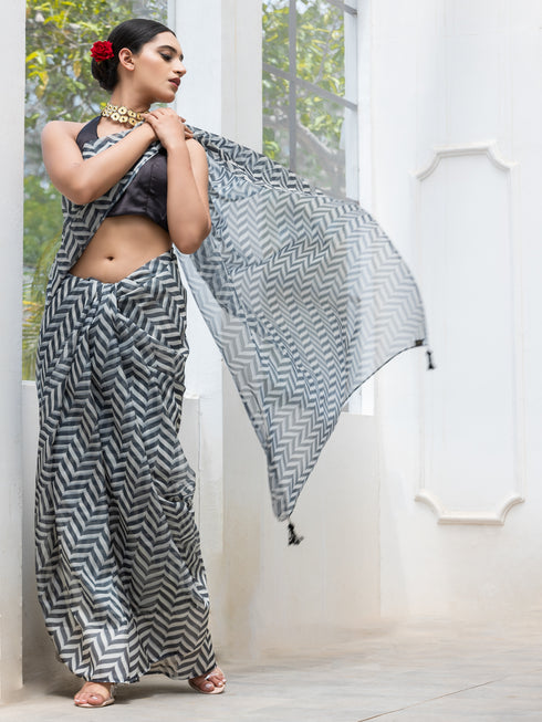 Enigma Organza Printed Saree with Pendants and Blouse Fabric
