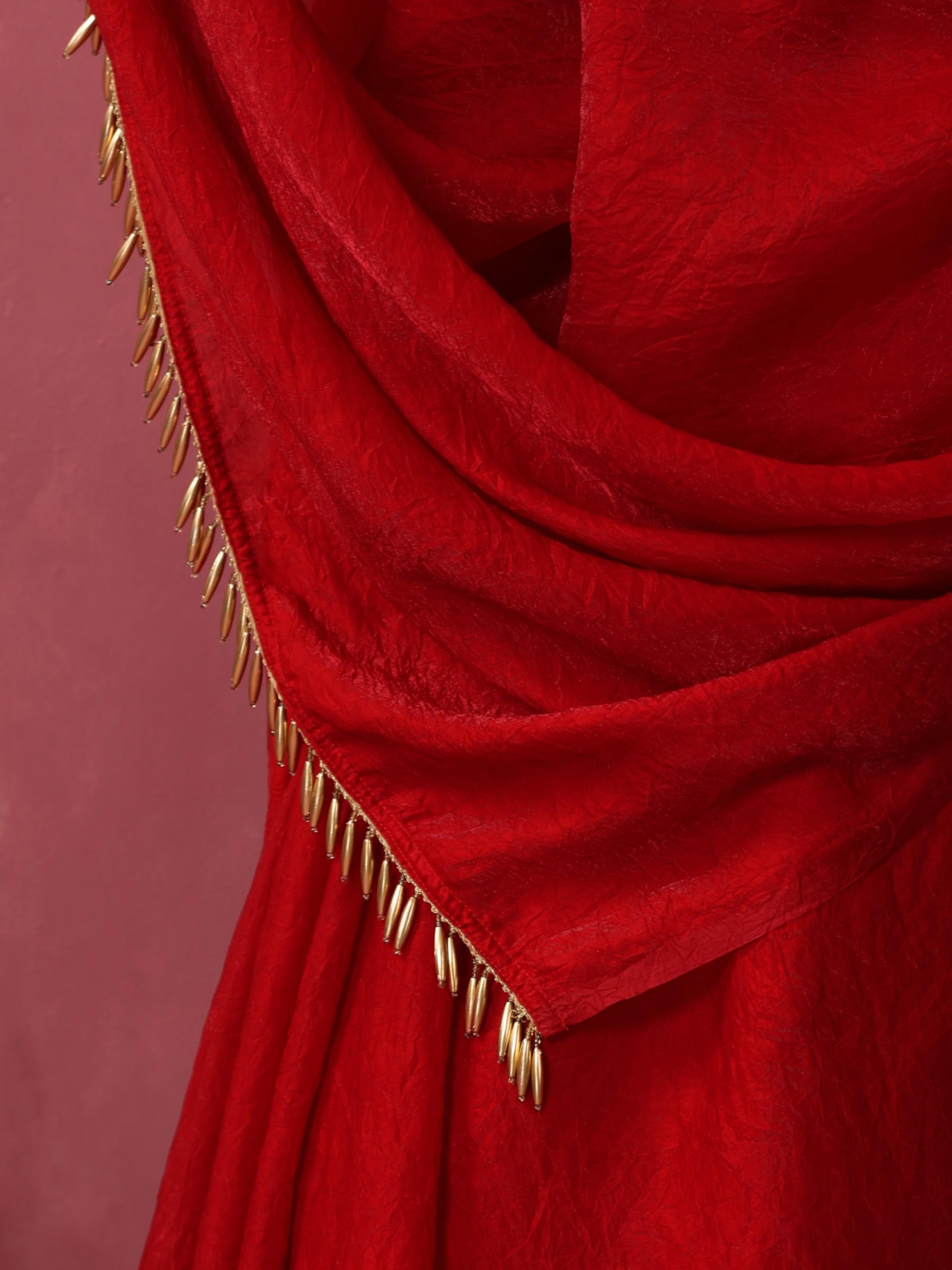 Alta Red Crushed Metallic Saree with crushed Gold Blouse Fabric