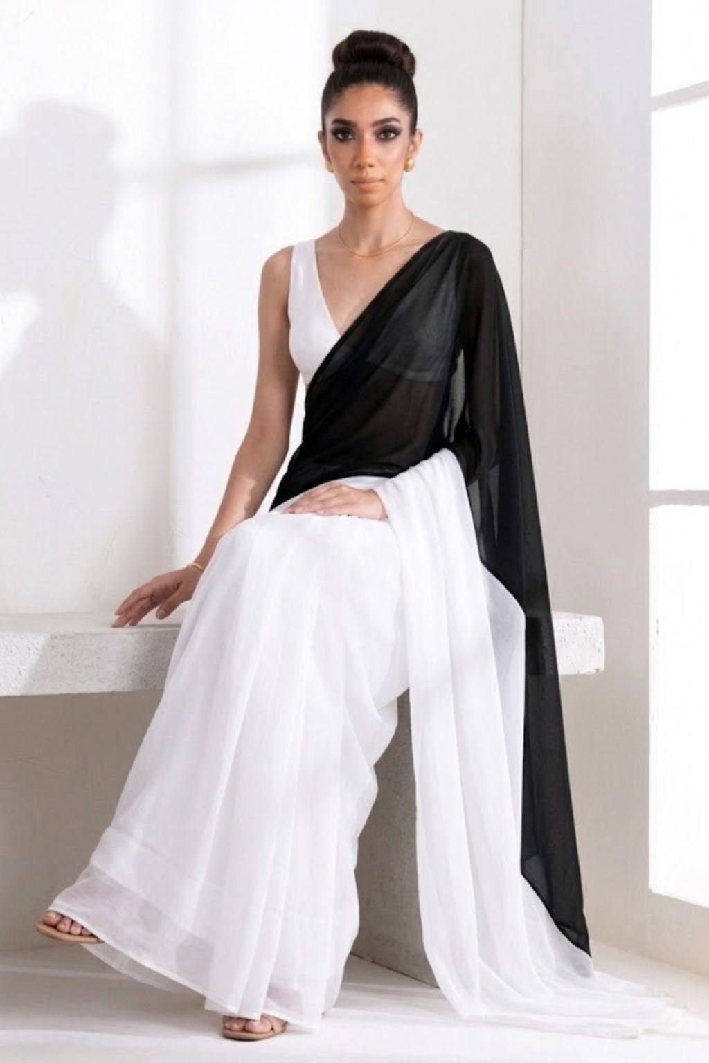 White and Black Georgette Triangle Saree with Blouse Fabric