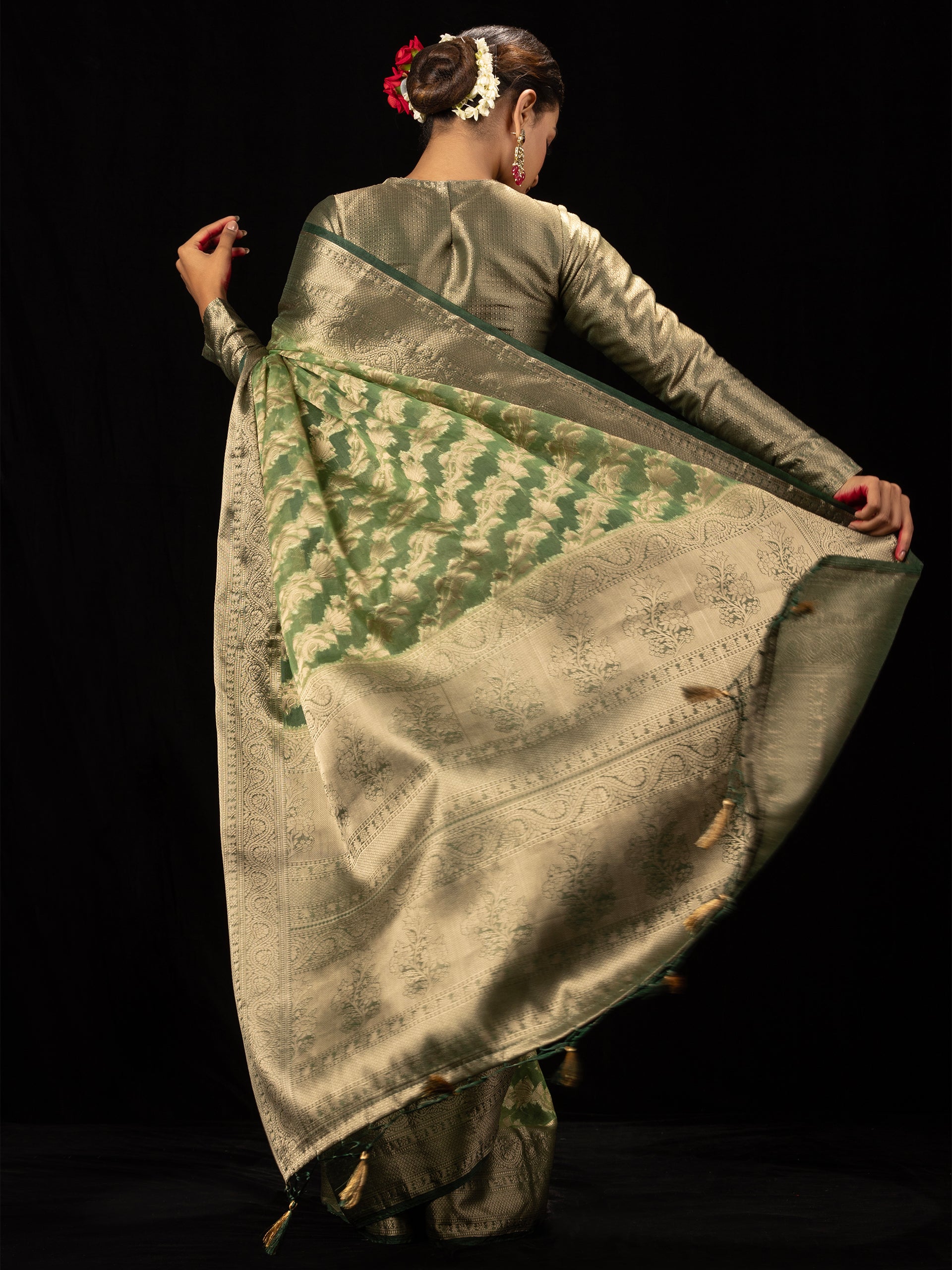 Heena Green Organza Saree with blouse fabric