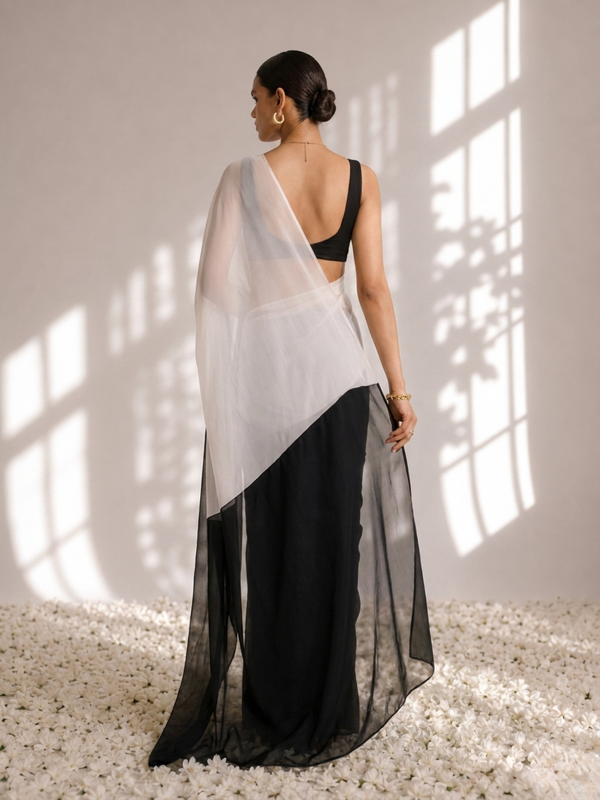 Black and White Georgette Triangle Saree with Blouse Fabric
