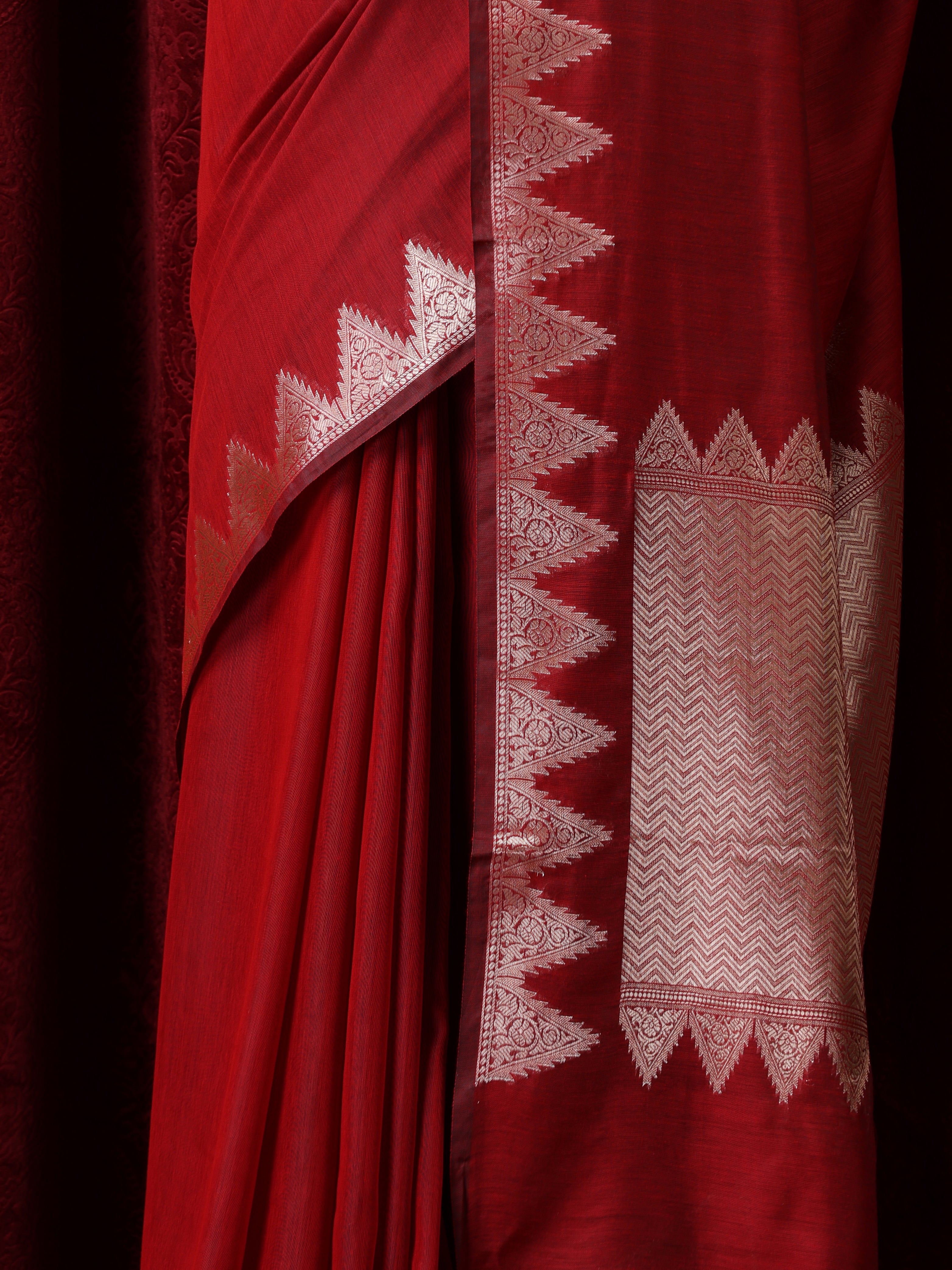 Banaras Red Temple Mul Mul Cotton Silk Saree with Blouse Fabric