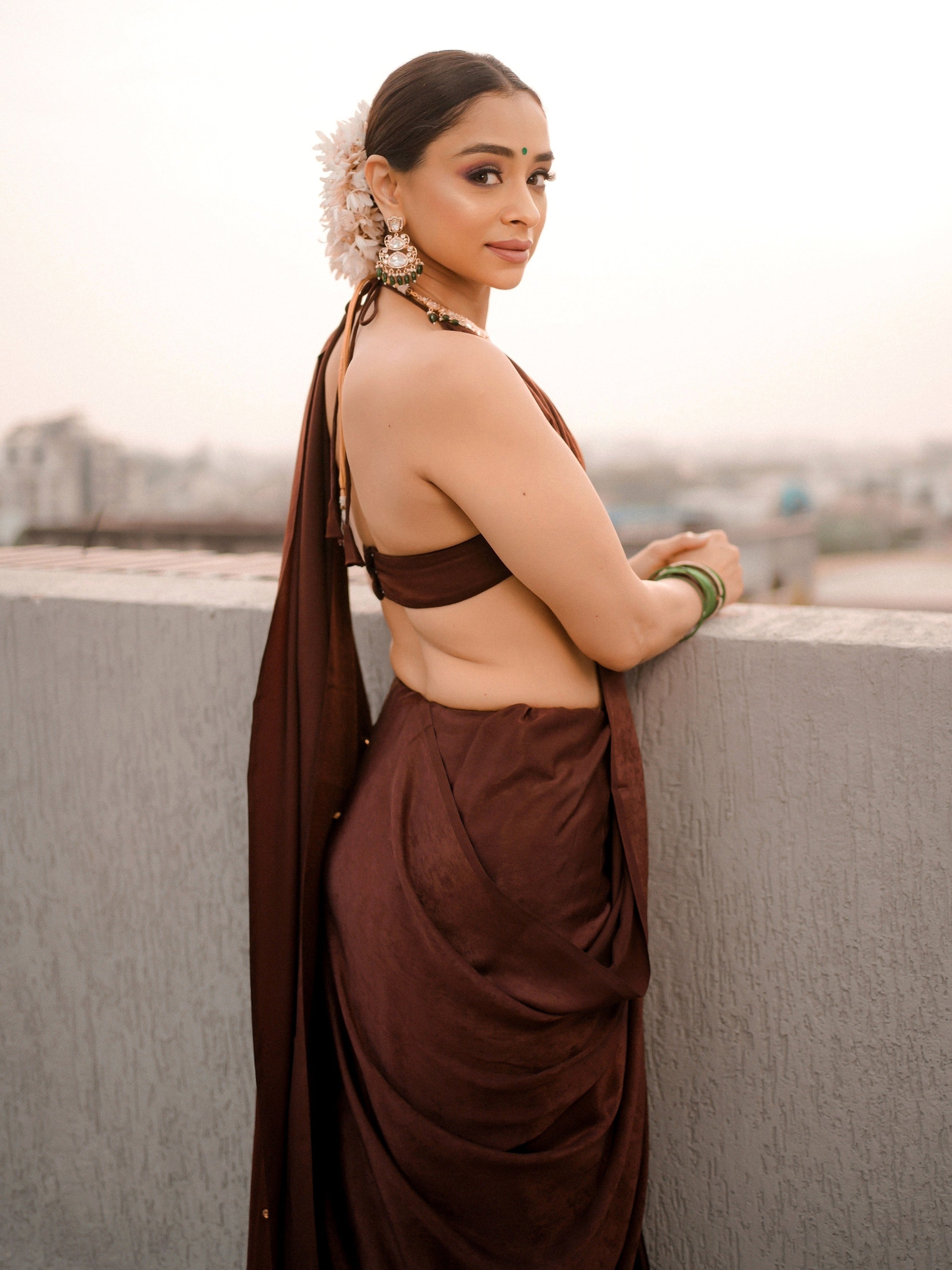 Romano Coffee Posh Saree with Diamonds and Blouse Fabric