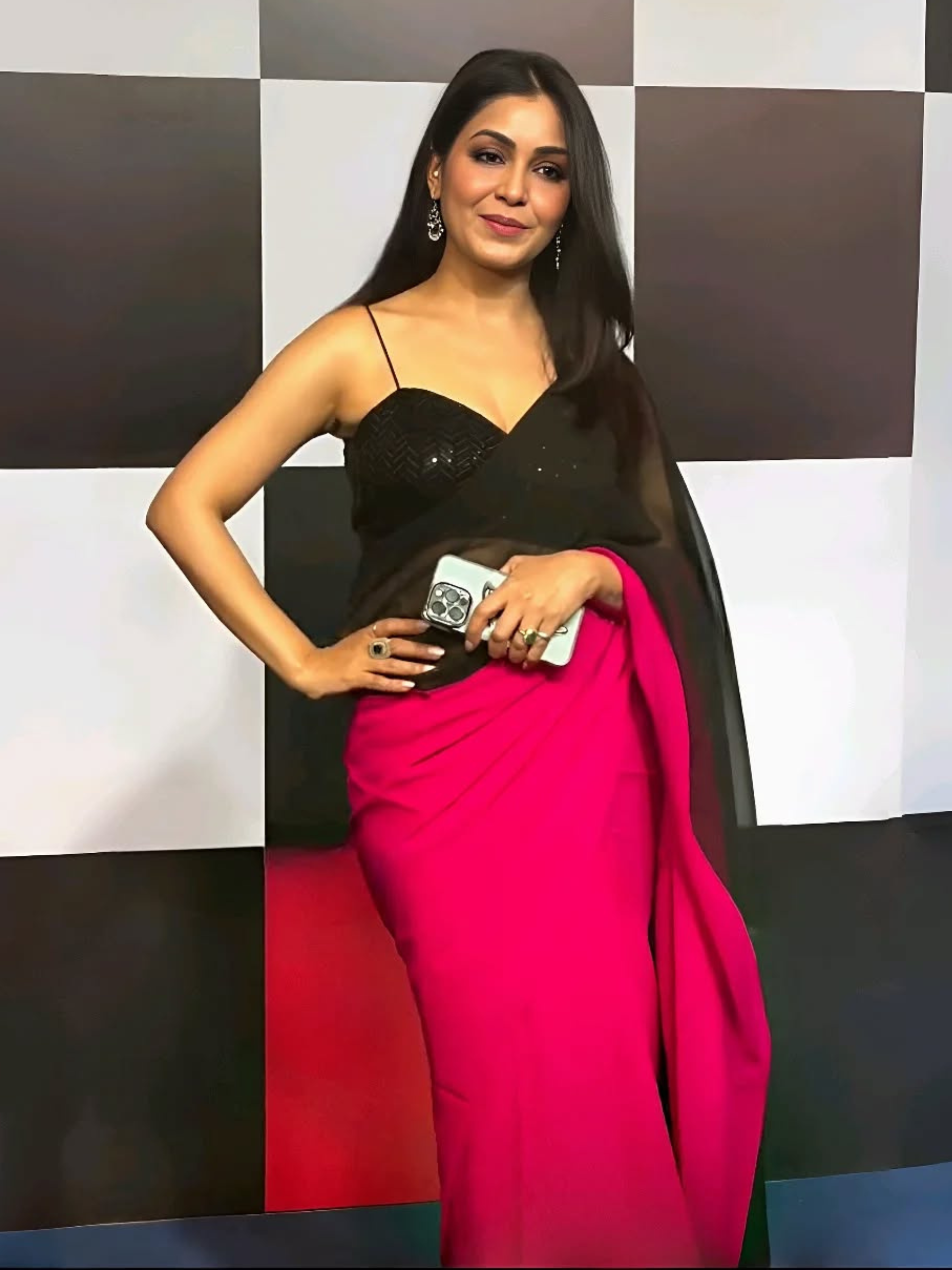 Fuchsia & Black Triangle Georgette Saree with Posh Black Blouse Fabric