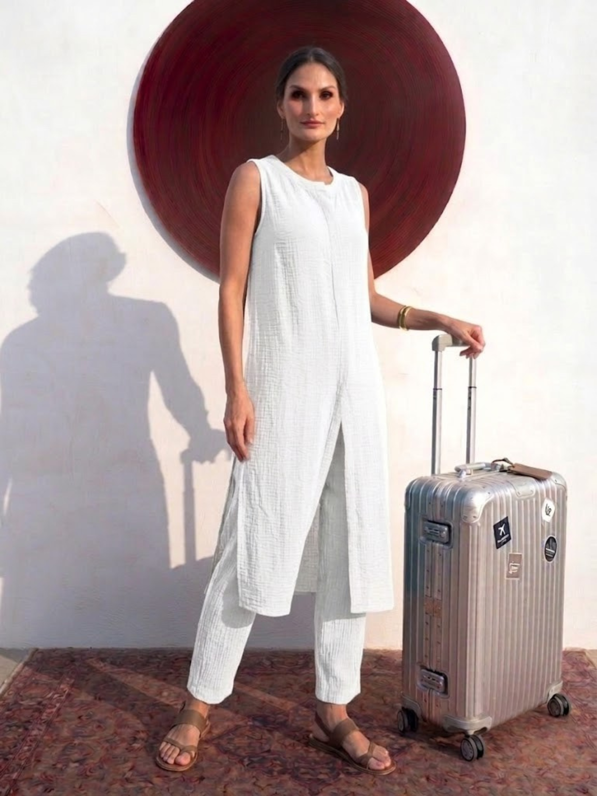 Swtantra White Easy Addictive Travel Airflow Sleeveless Kurta and Pant Set