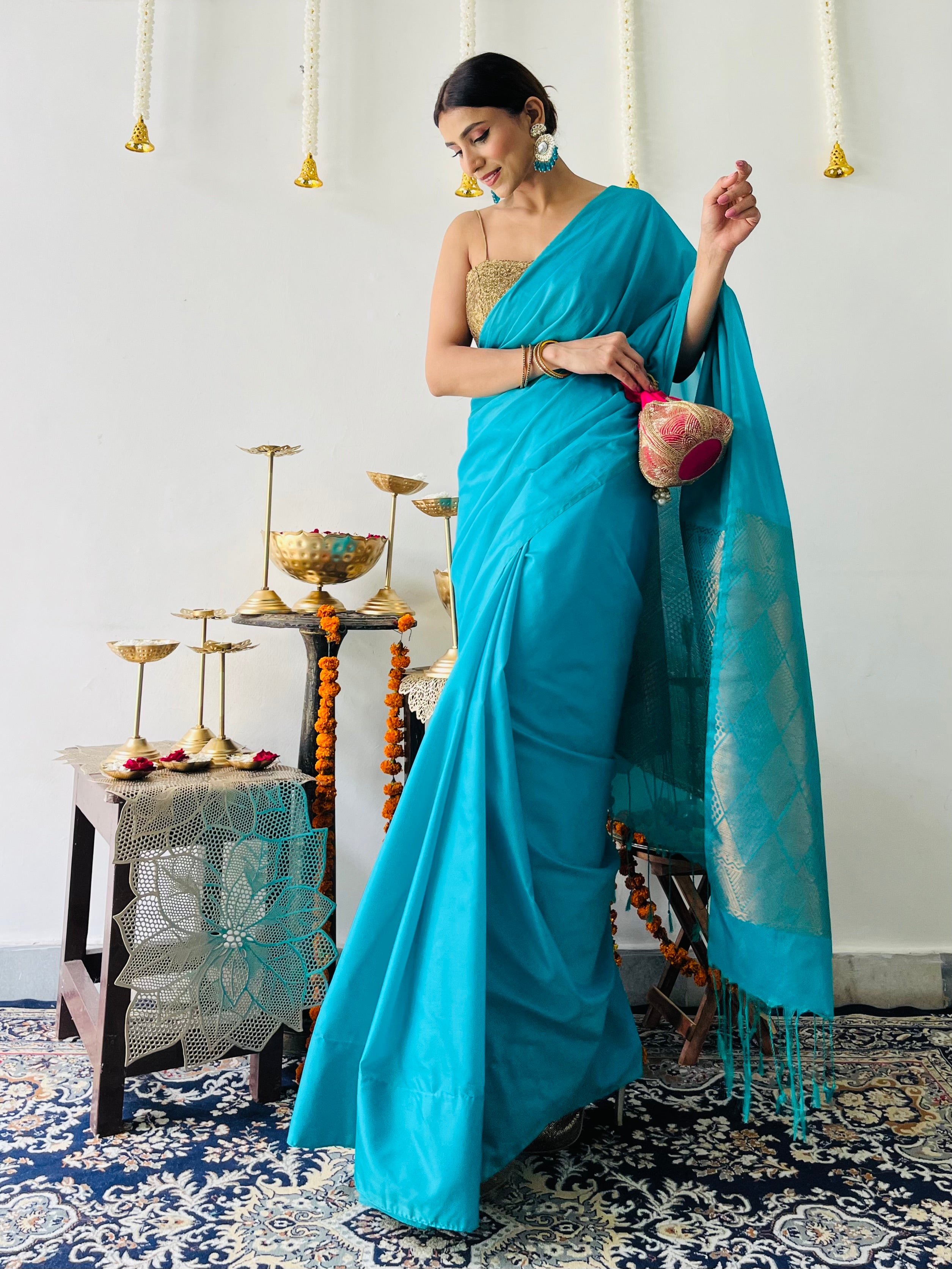 Elegant Blue Saree with Gold Woven Jacquard Pallu & Self Blouse Fabric