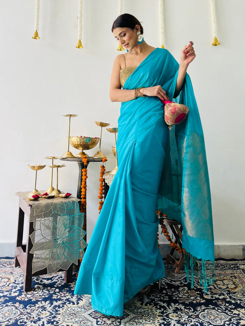 Elegant Blue Saree with Gold Woven Jacquard Pallu & Self Blouse Fabric