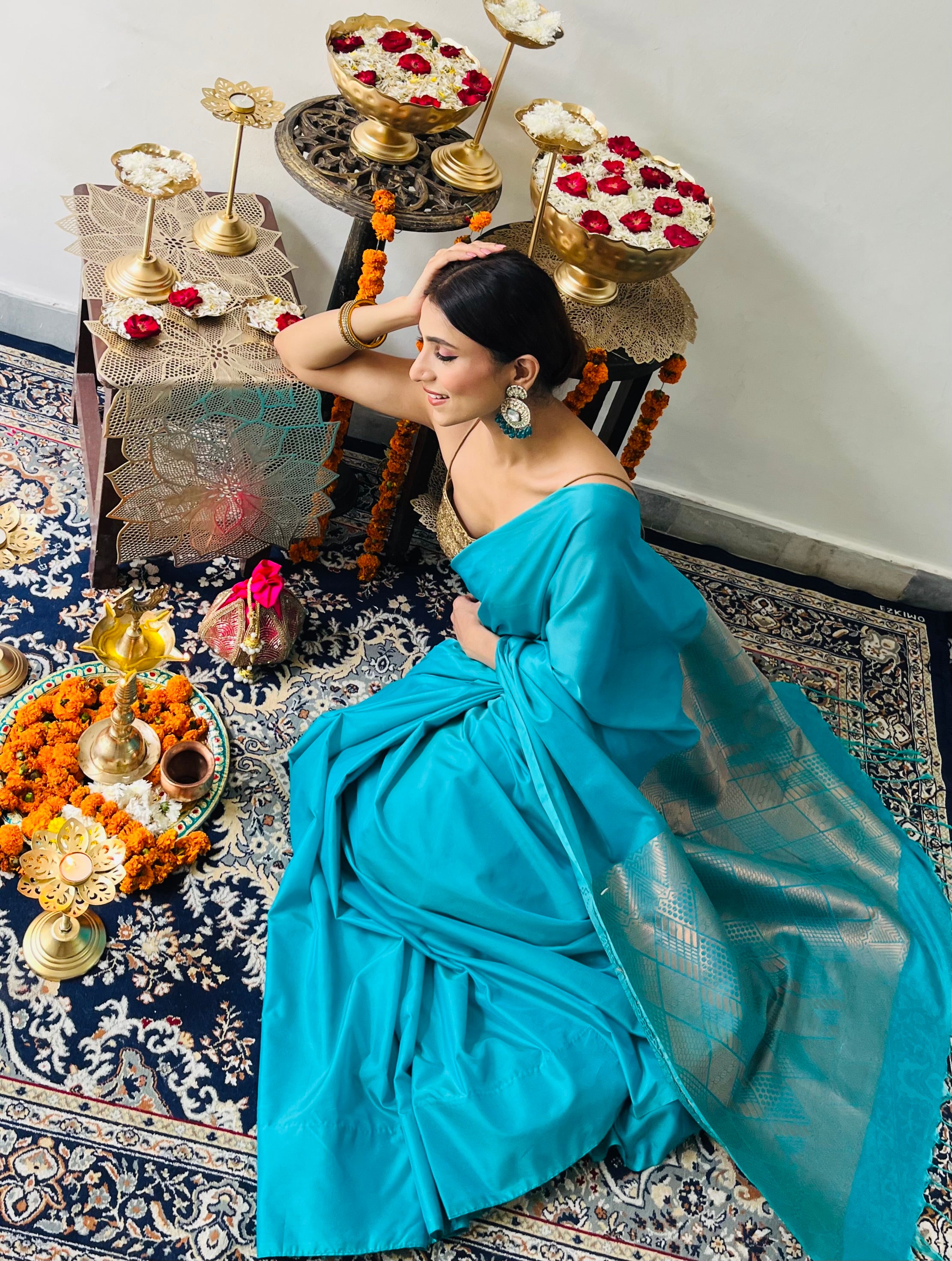 Elegant Blue Saree with Gold Woven Jacquard Pallu & Self Blouse Fabric