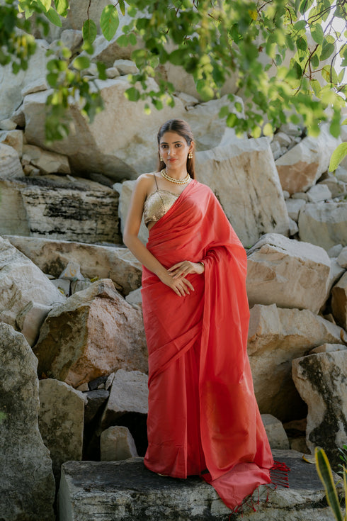 Solid Red Saree with Woven Jacquard Pallu in Gold & Self Blouse Fabric