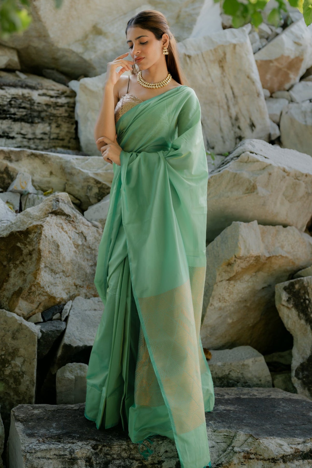 Solid Green-Yellow Saree with Woven Jacquard Pallu in Gold & Self Blouse Fabric