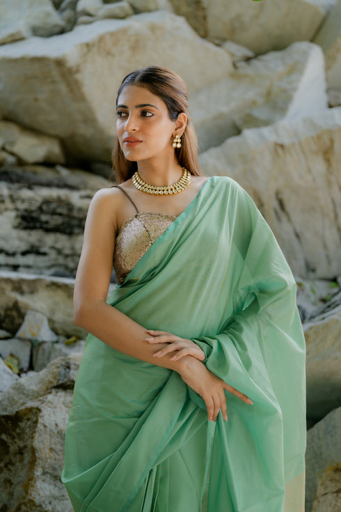 Solid Green-Yellow Saree with Woven Jacquard Pallu in Gold & Self Blouse Fabric