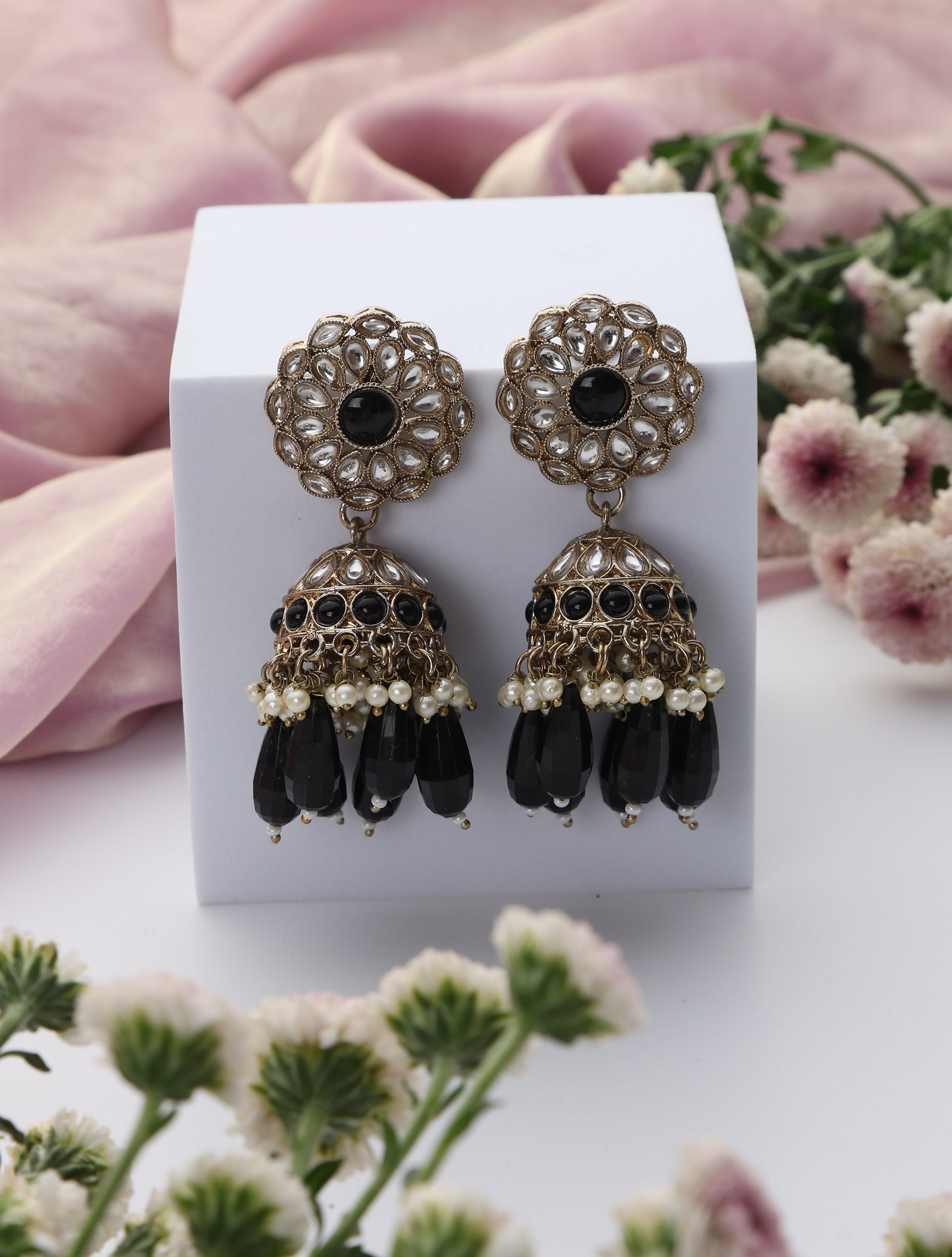Kundan Black Jhumka Earring