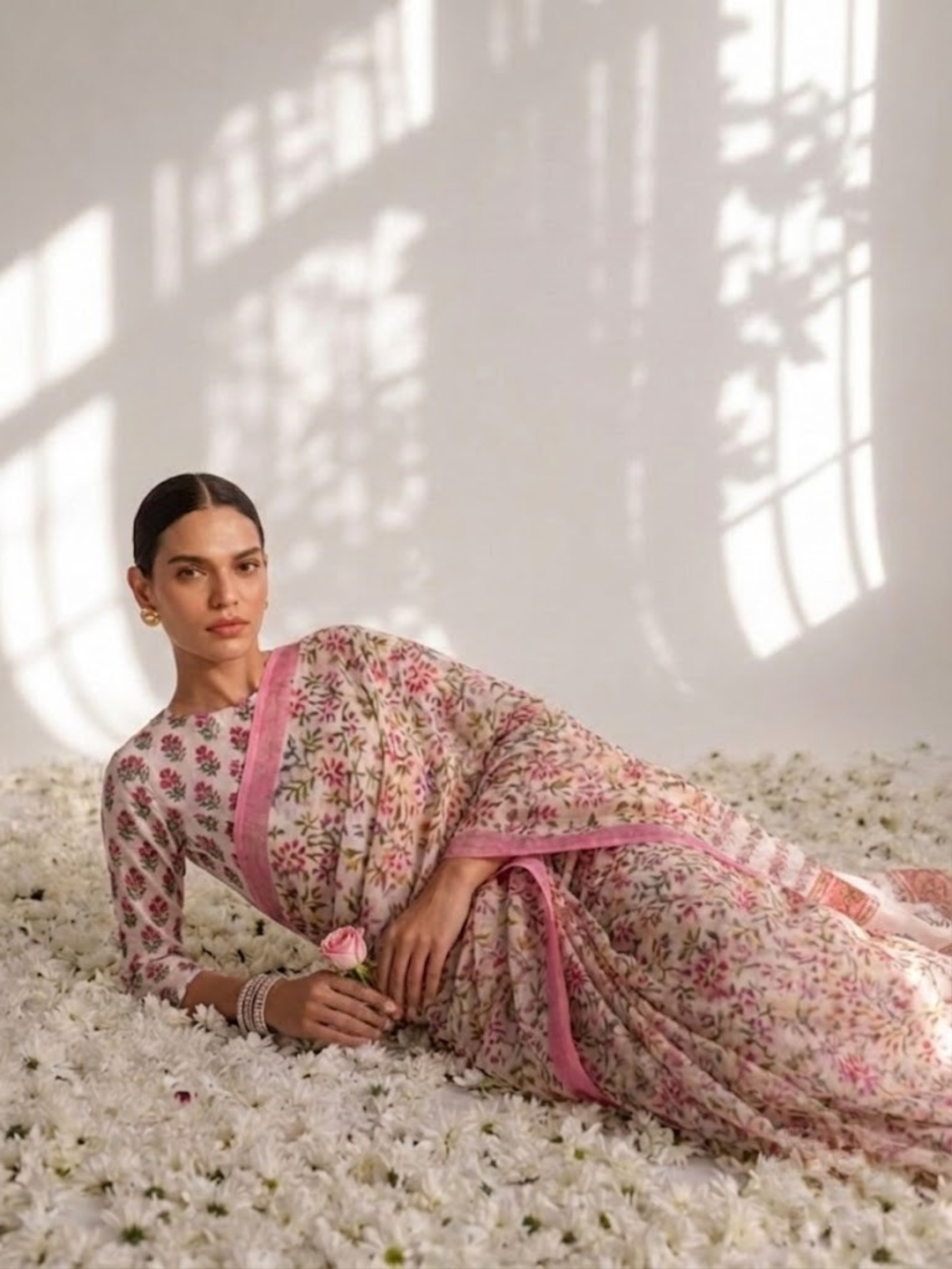 Pink Pure Silk Chiffon Printed Saree with Blouse Fabric