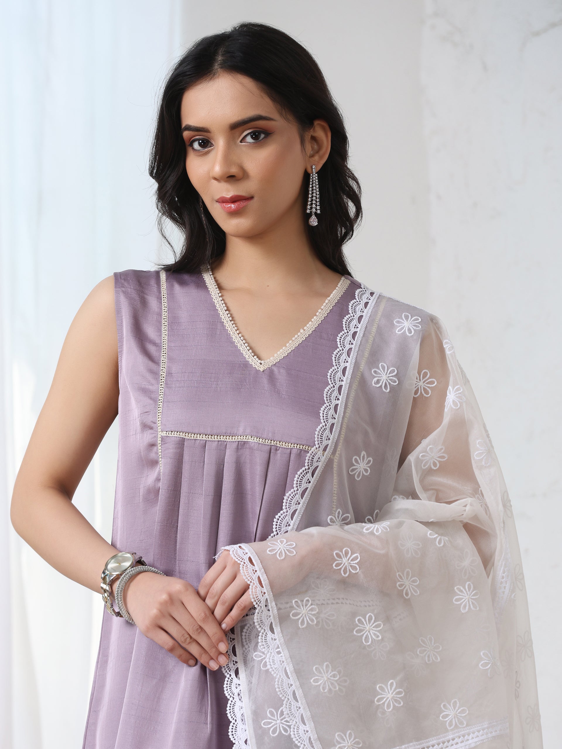 Women’s White Embroidered and Laced Organza Dupatta | 1 Pc, Flower Embroidery with Laces , Festive Party Wear