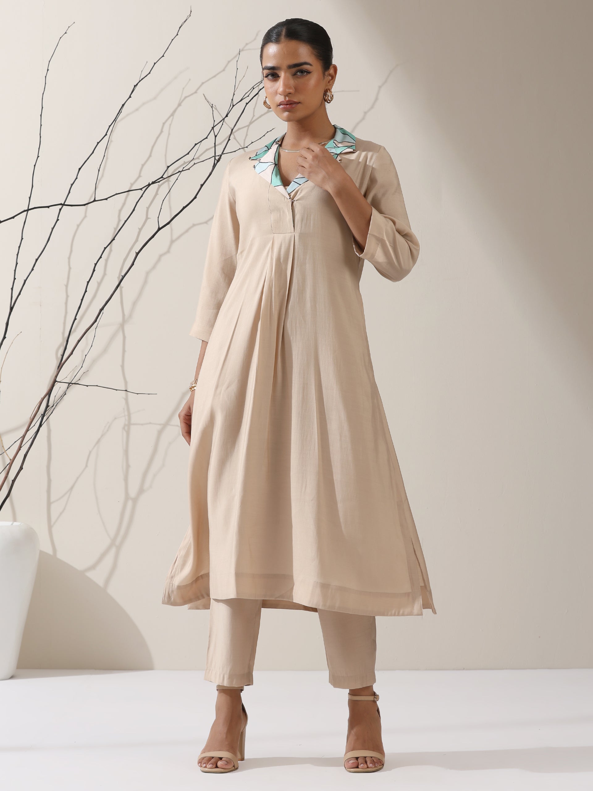 Fawn AirSkin™ Kurta Set – 2 Pc with Geometric Satin Collar & Pants