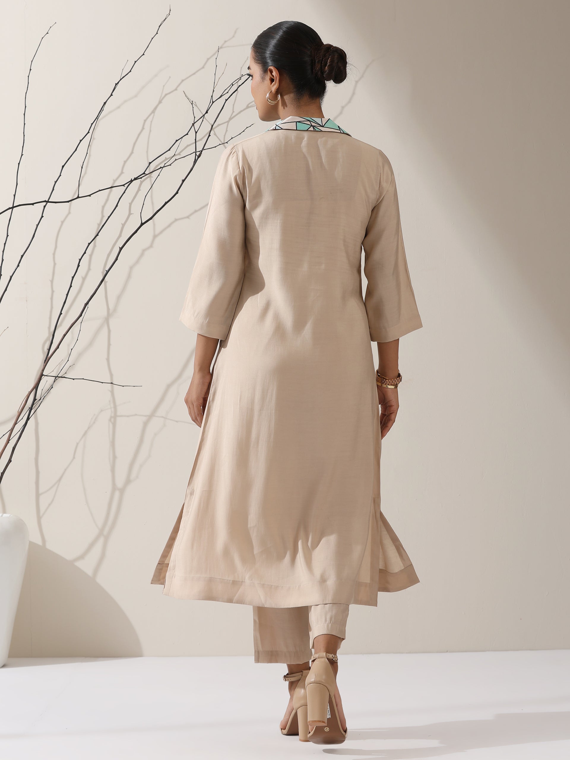 Fawn AirSkin™ Kurta Set – 2 Pc with Geometric Satin Collar & Pants