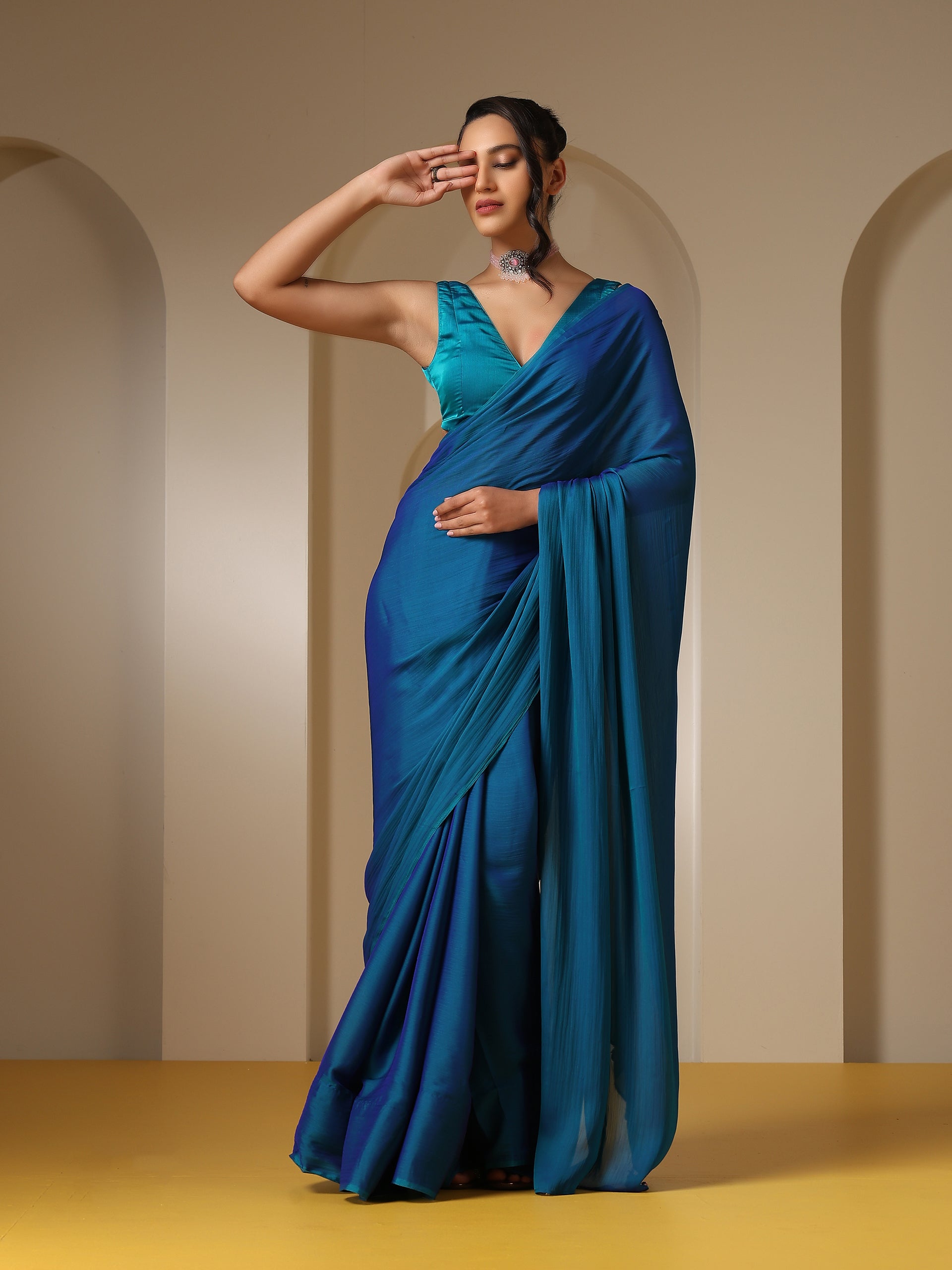 Blue green dual shade chiffon saree with self blouse fabric — view 10