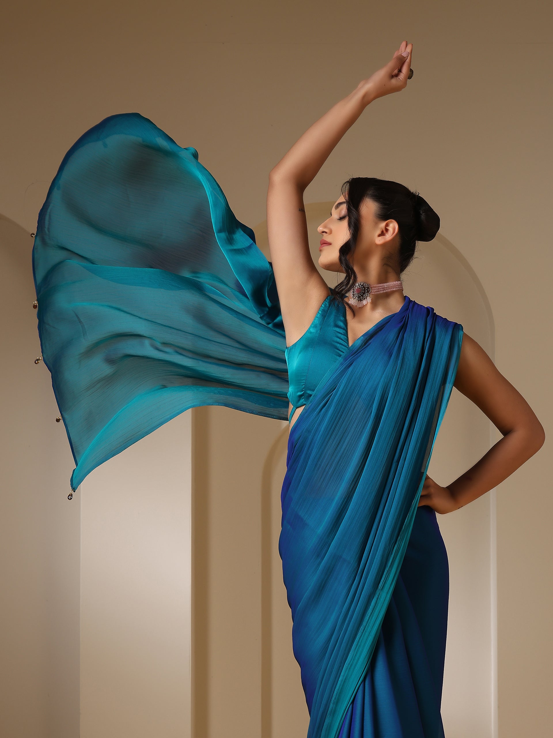 Blue green dual shade chiffon saree with self blouse fabric — view 5