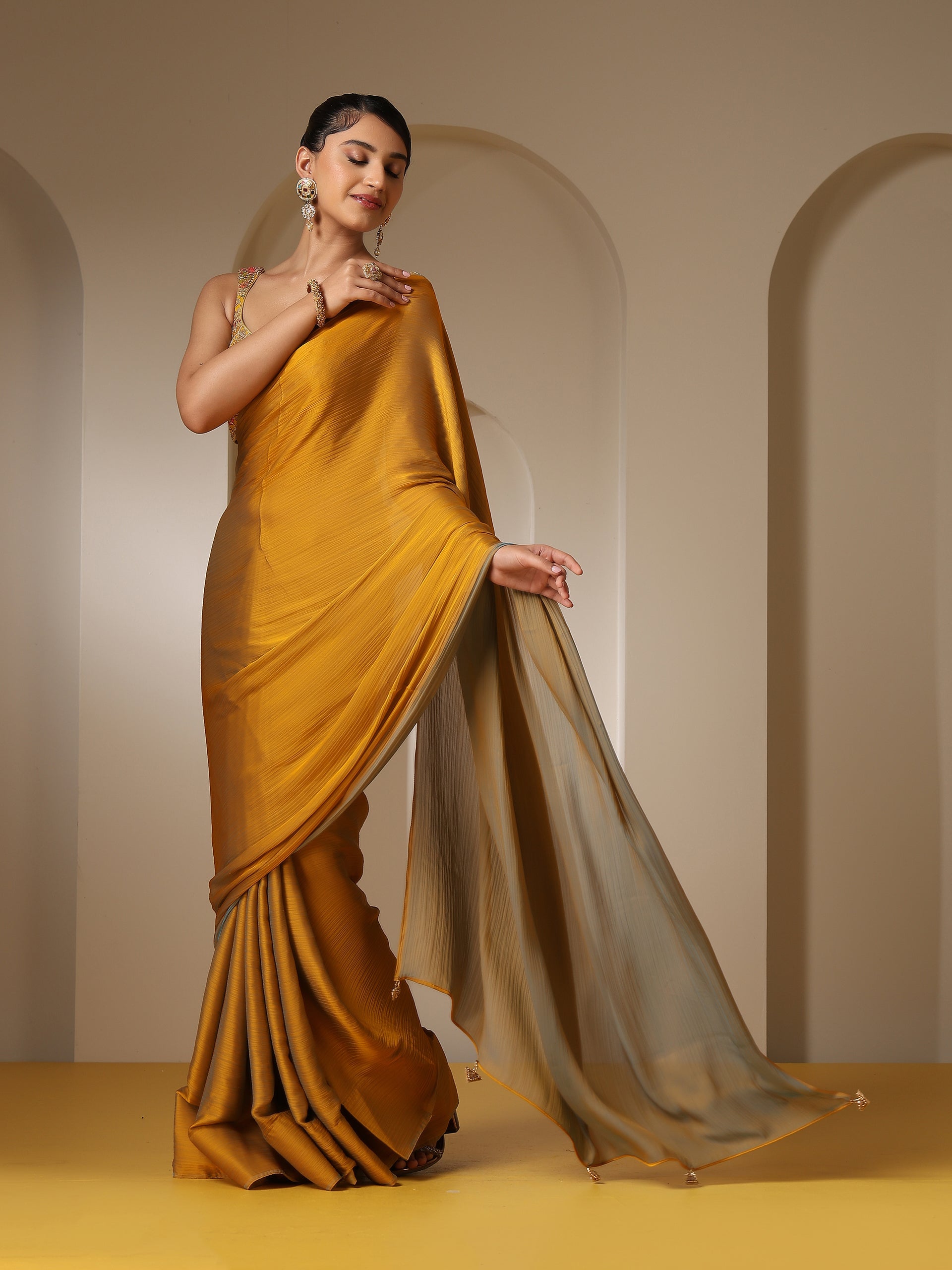 Blue phoenix dual shade chiffon saree with self blouse fabric — view 7